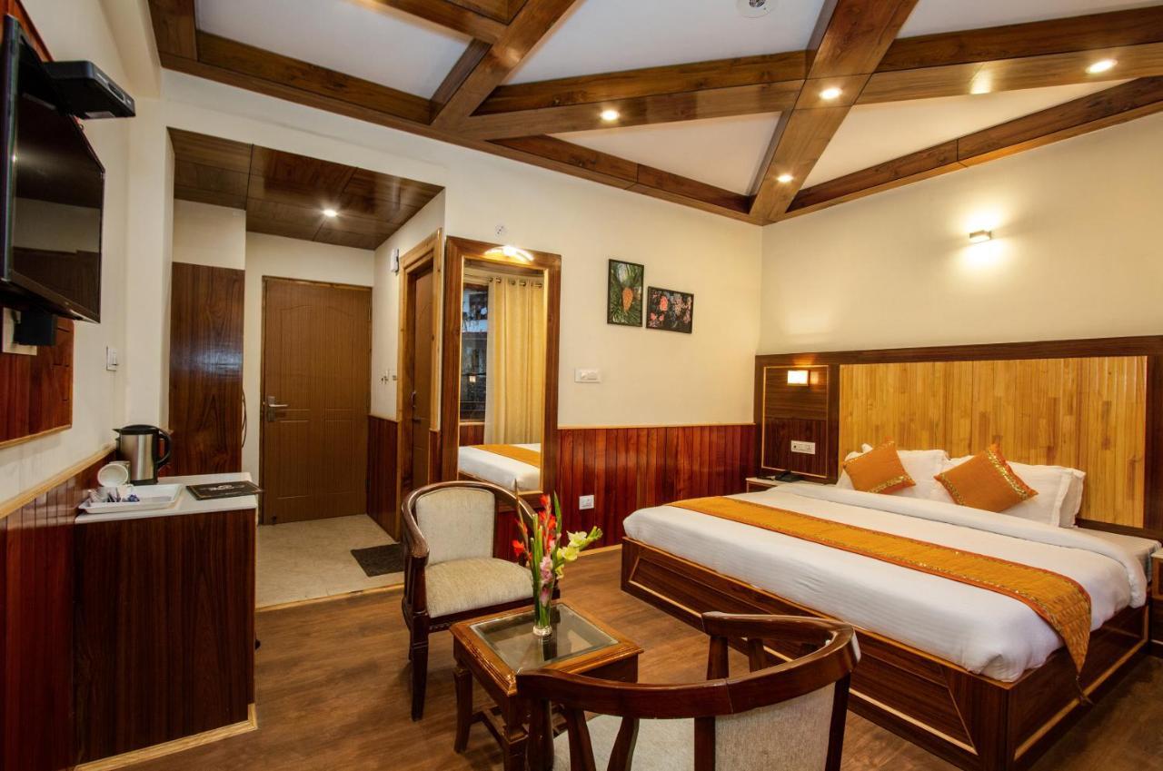 Vaibhav Regency Hotel Manali  Exterior photo